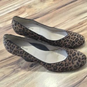 Taryn Rose leopard print heels size 9.5 medium.
